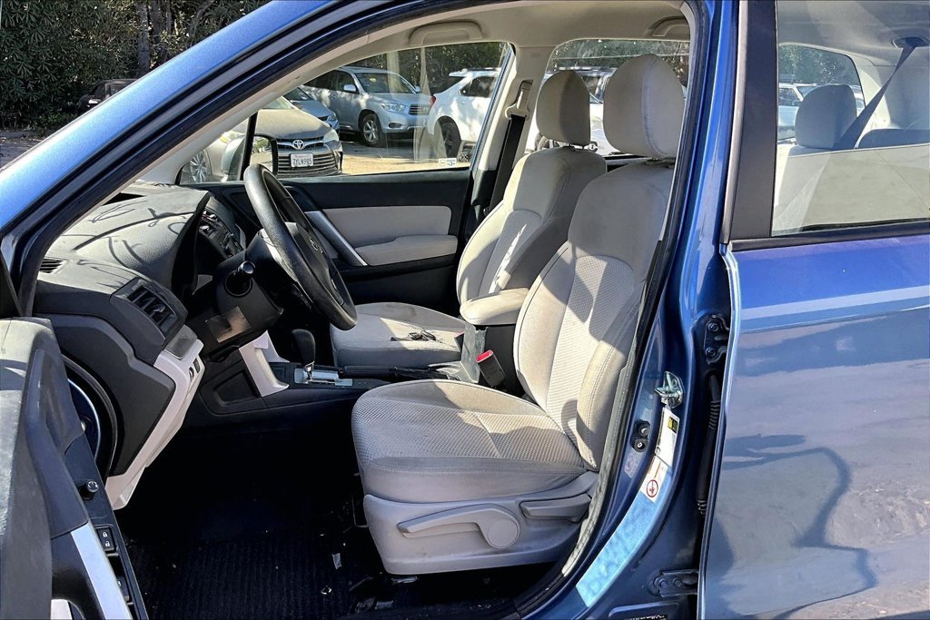 Used 2015 Subaru Forester 2.5i w/ Alloy Wheel Package AWD/4WD image 9