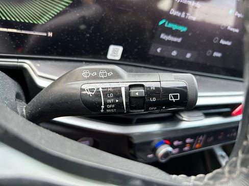 Used 2025 Kia Sorento S FWD image 23