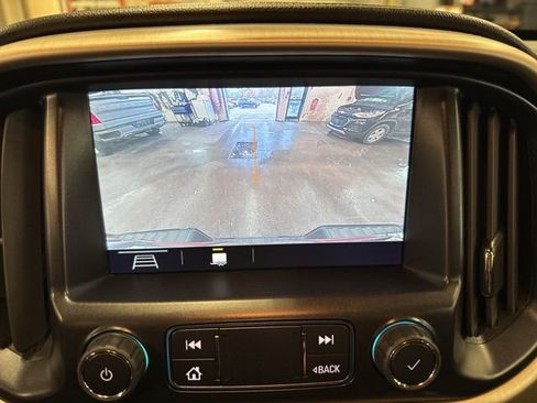 Used 2022 GMC Canyon Denali w/ Denali Black Edition Package AWD/4WD image 15
