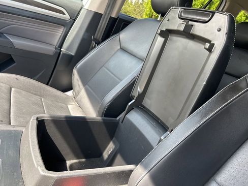 Used 2021 Volkswagen Atlas SE image 33