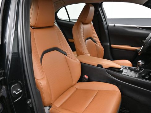 Used 2021 Lexus UX 200 w/ Accessory Package (Z2) FWD image 34