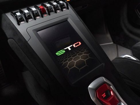 Used 2022 Lamborghini Huracan STO RWD image 28