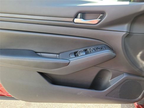 Used 2025 Nissan Altima 2.5 SV FWD image 20