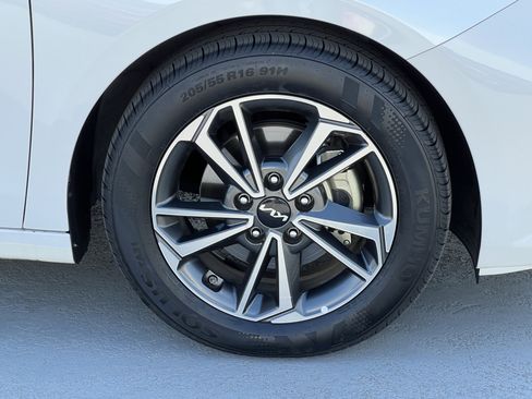 Certified 2023 Kia Forte LXS image 13