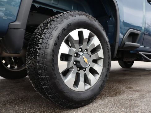 Used 2024 Chevrolet Silverado 2500 Custom w/ Custom Value Package image 38