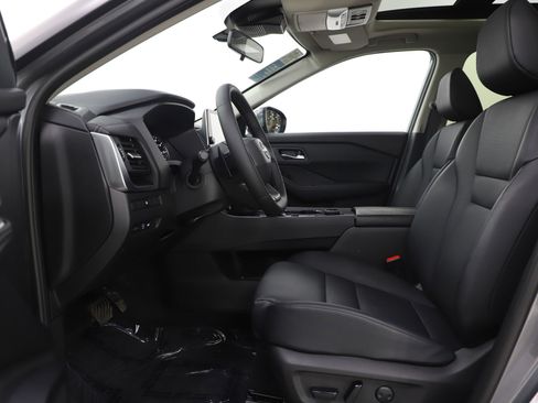 Used 2026 Nissan Rogue SV w/ SV Premium Package image 21