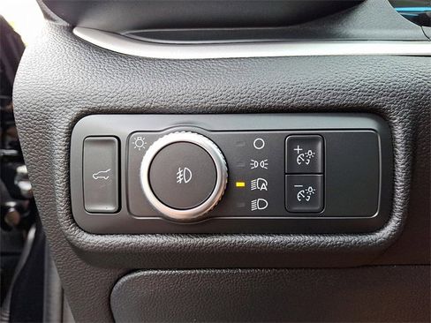 Certified 2022 Ford Explorer XLT w/ Equipment Group 202A image 24