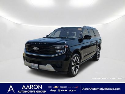 Used 2025 Ford Expedition Platinum w/ Driver's Package