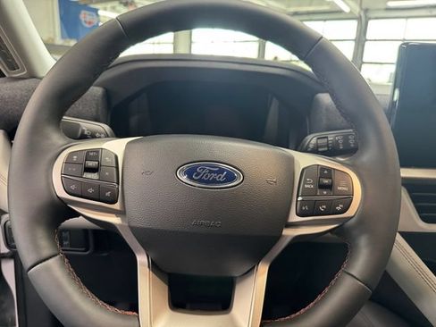 Used 2026 Ford Explorer Active w/ Active Comfort Package AWD/4WD image 19