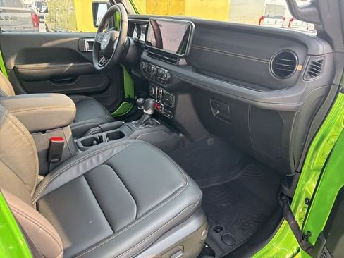 Used 2025 Jeep Wrangler Unlimited Rubicon 392 image 19