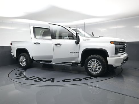 Used 2021 Chevrolet Silverado 2500 High Country image 23
