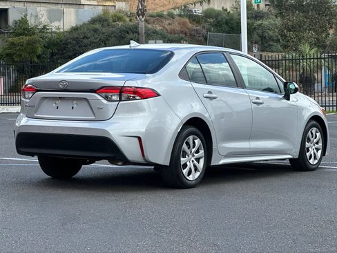 Used 2024 Toyota Corolla LE image 5