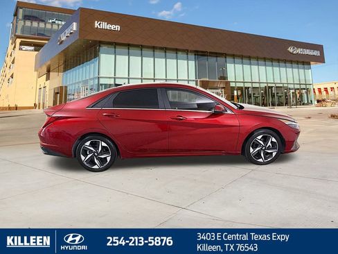 Used 2023 Hyundai Elantra Limited FWD image 9