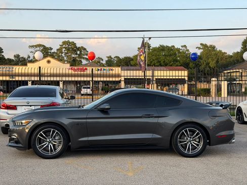 Used 2017 Ford Mustang GT RWD image 10