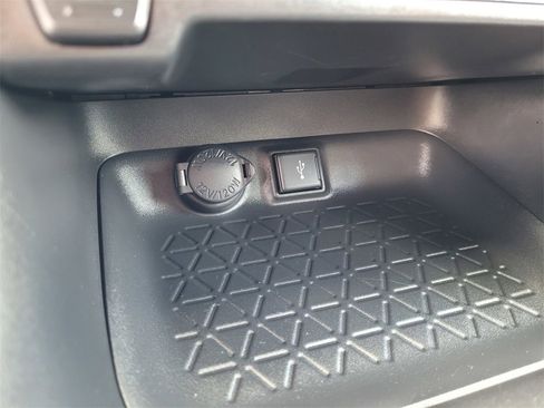 Used 2022 Toyota RAV4 LE image 15