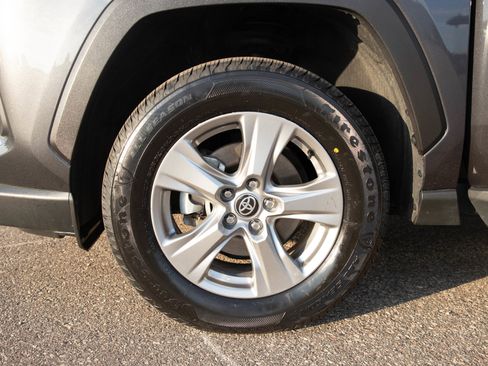 Used 2024 Toyota RAV4 XLE AWD/4WD image 29