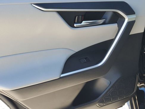 Used 2024 Toyota RAV4 XLE Premium image 43