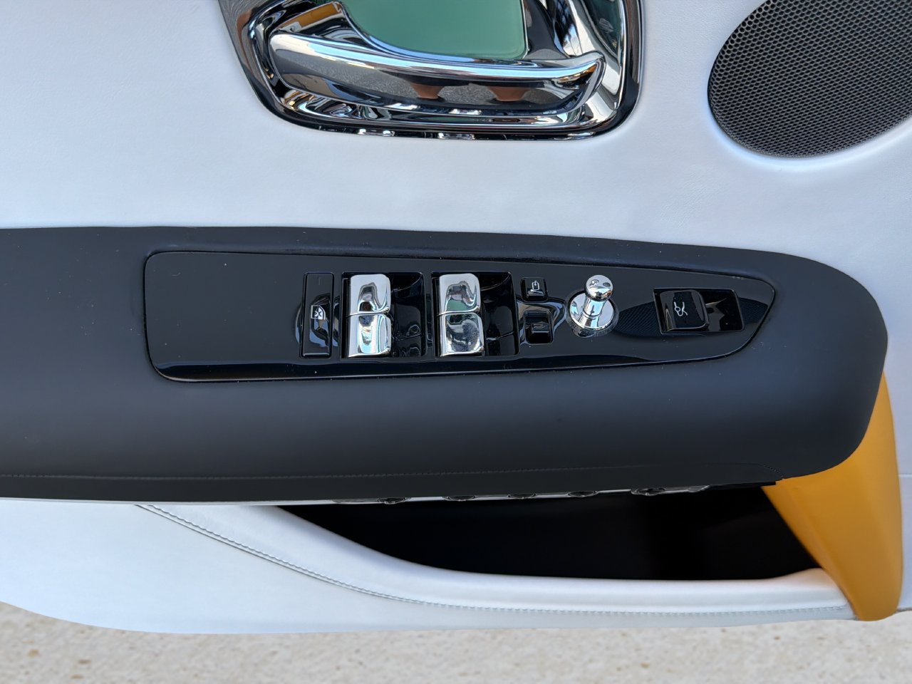 New 2027 Rolls-Royce Ghost Black Badge AWD/4WD image 13