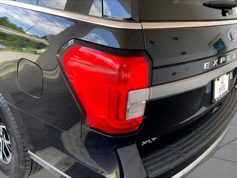 Used 2024 Ford Expedition Max XLT AWD/4WD image 28