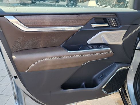 New 2026 GMC Acadia Denali Ultimate AWD/4WD image 13