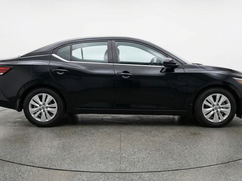 Used 2025 Nissan Sentra S FWD image 11