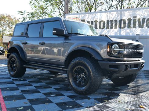 Used 2022 Ford Bronco Wildtrak image 2