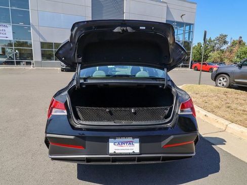 Used 2024 Hyundai Elantra SE image 42