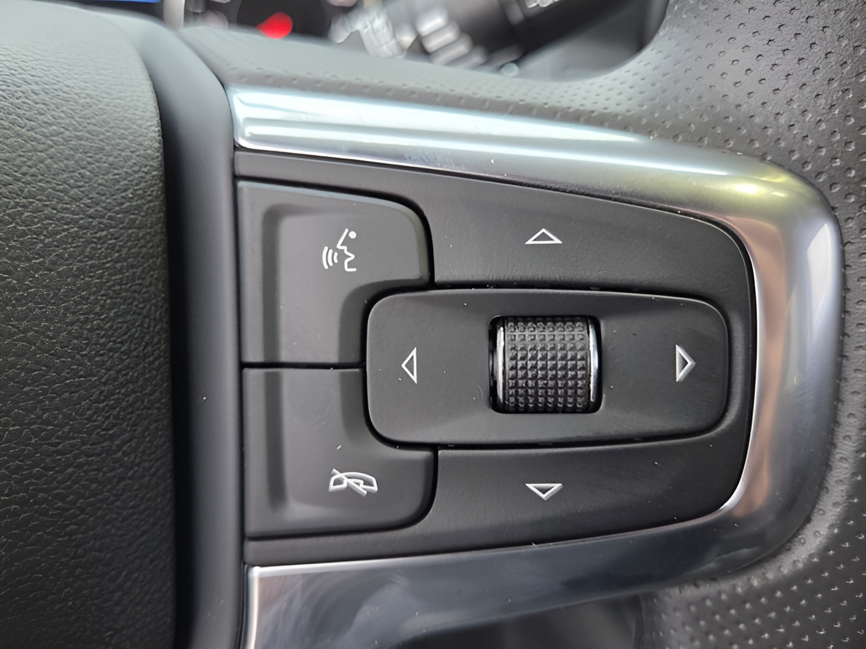 New 2026 Chevrolet Blazer LT FWD image 28
