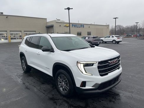 Used 2025 GMC Acadia Elevation image 7