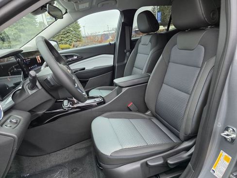 New 2026 Chevrolet Trax LT w/ LT Convenience Package image 8