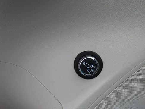 Used 2023 Buick Envision Avenir AWD/4WD image 14