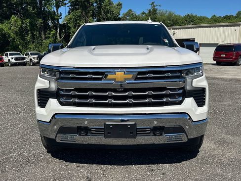 Used 2024 Chevrolet Silverado 1500 LTZ w/ LTZ Premium Package AWD/4WD image 3