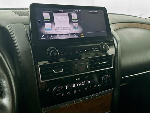 Used 2024 Nissan Armada SL image 18