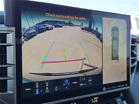 Used 2024 Toyota Tundra Limited image 2