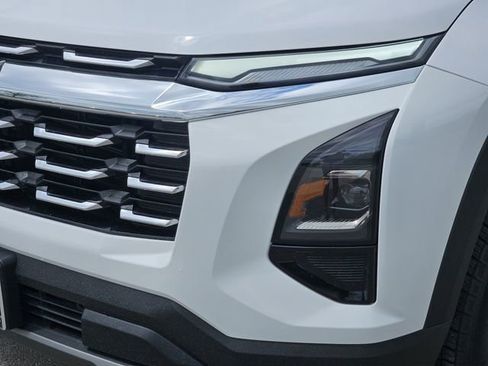 Used 2025 Chevrolet Equinox LT image 9