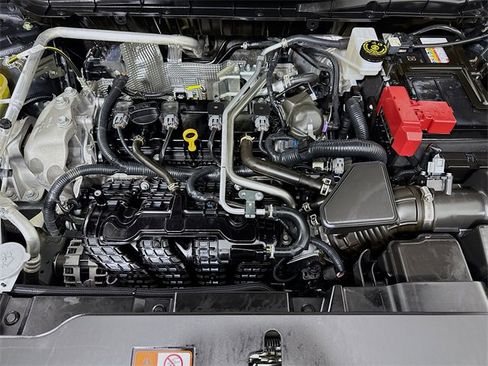 Used 2025 Mitsubishi Outlander SE image 32