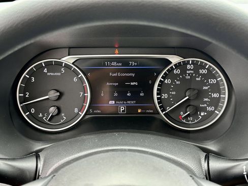 Certified 2025 Nissan Sentra SV FWD image 18