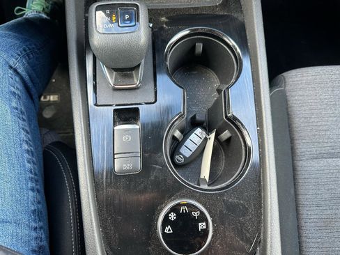 Used 2021 Nissan Rogue SV image 16