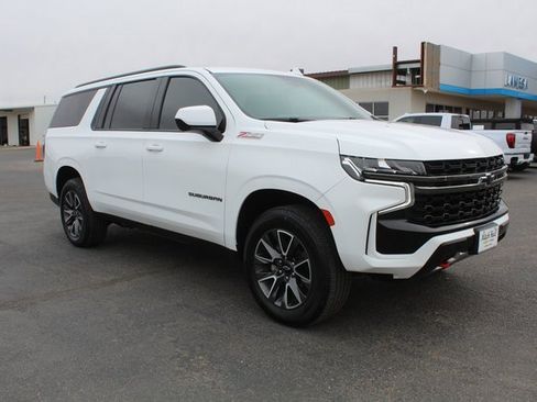 Used 2022 Chevrolet Suburban Z71 image 1