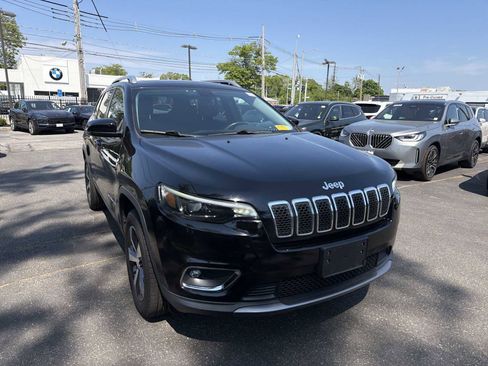 Used 2019 Jeep Cherokee Limited AWD/4WD image 2