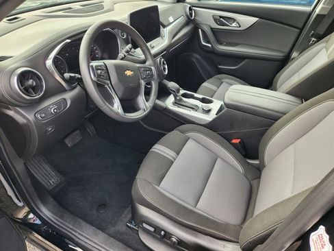 Used 2025 Chevrolet Blazer LT image 8