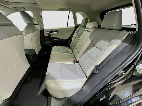 Used 2024 Toyota RAV4 XLE Premium image 24