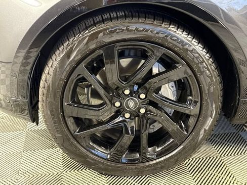 Certified 2025 Land Rover Discovery Dynamic SE AWD/4WD image 11