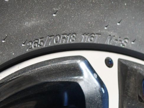 Used 2022 Nissan Titan SV image 43