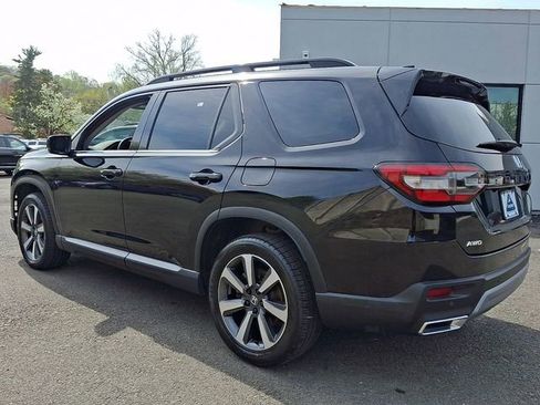 Certified 2023 Honda Pilot Touring image 4