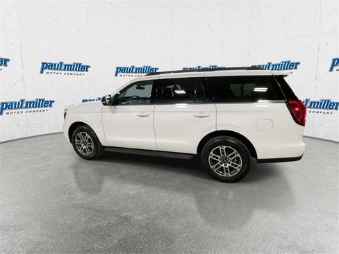 New 2025 Ford Expedition Active image 7