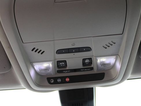 Used 2018 Chevrolet Equinox Premier image 78