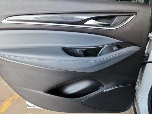 Used 2022 Buick Enclave Essence image 35