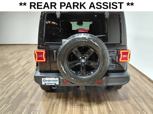 Used 2021 Jeep Wrangler Unlimited Sahara AWD/4WD image 9
