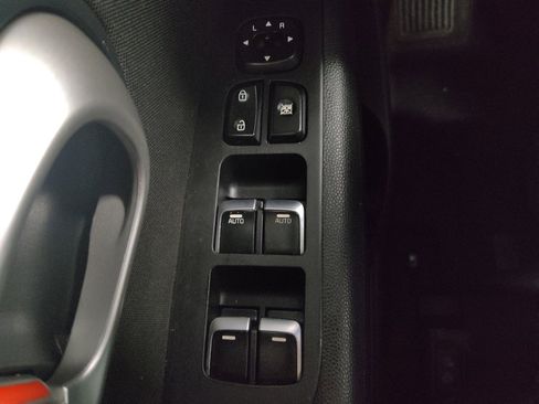 Used 2019 Kia Soul + image 27